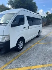 Toyota Hiace 2013 photo 2