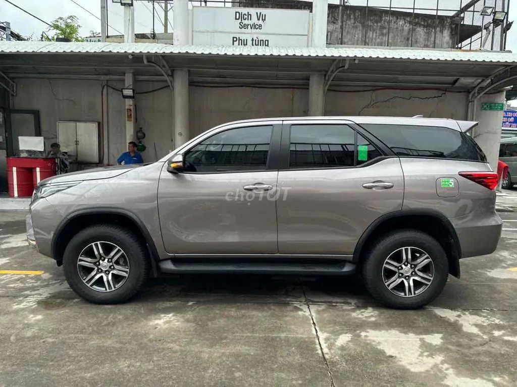 Toyota Fortuner 2024 photo 4