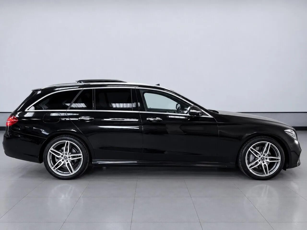 Mercedes-Benz E-Class 2017 photo 3