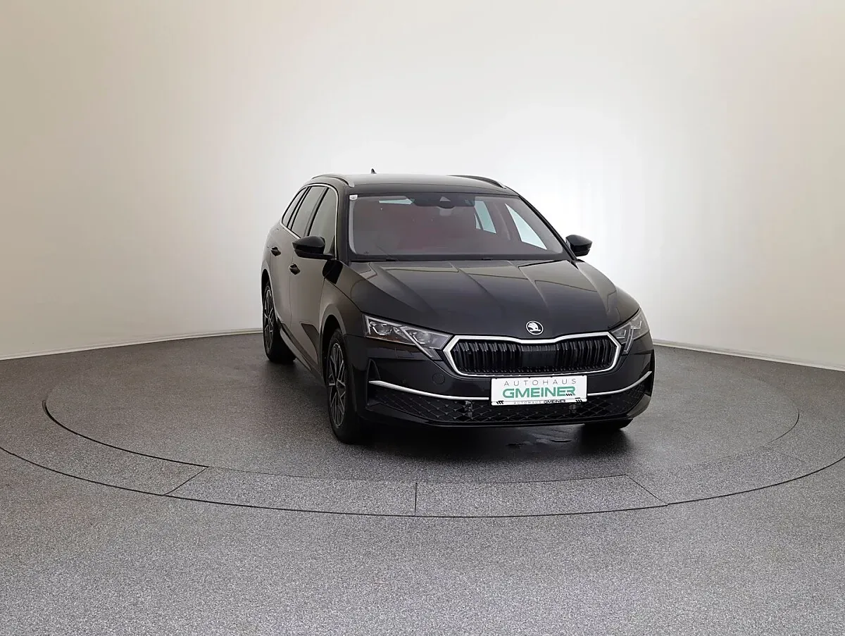 Skoda Octavia 2025 photo 2