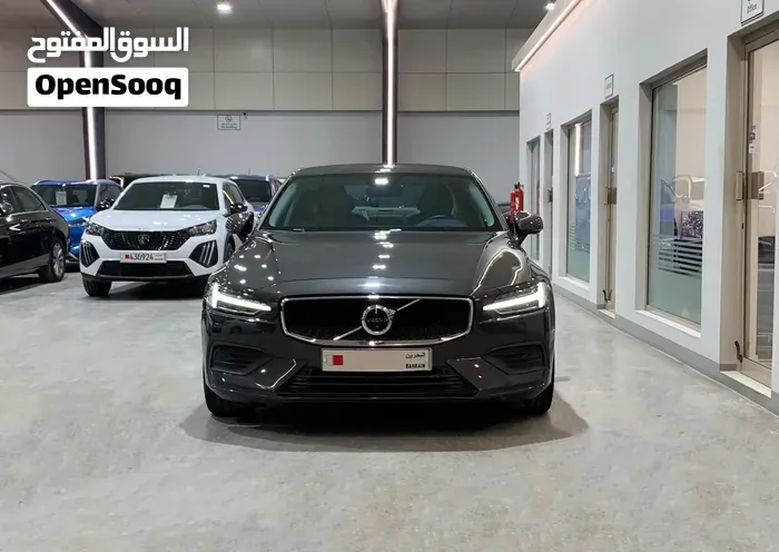 Volvo S60 2023 photo 4