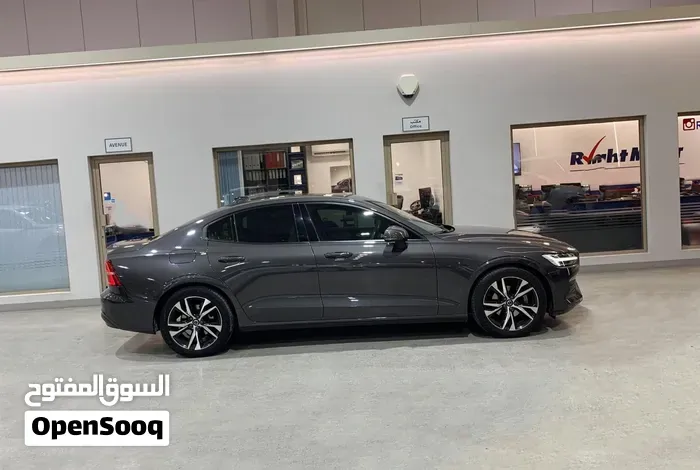 Volvo S60 2023 photo 2