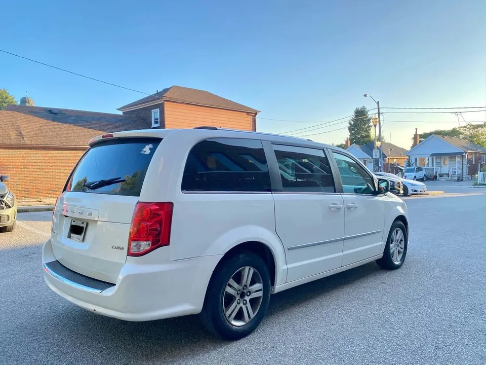 Dodge Caravan 2013 photo 4
