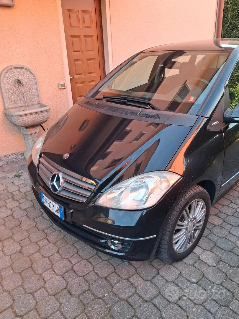 Mercedes-Benz A 2010 photo 2