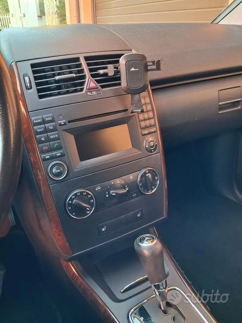 Mercedes-Benz A 2010 photo 5