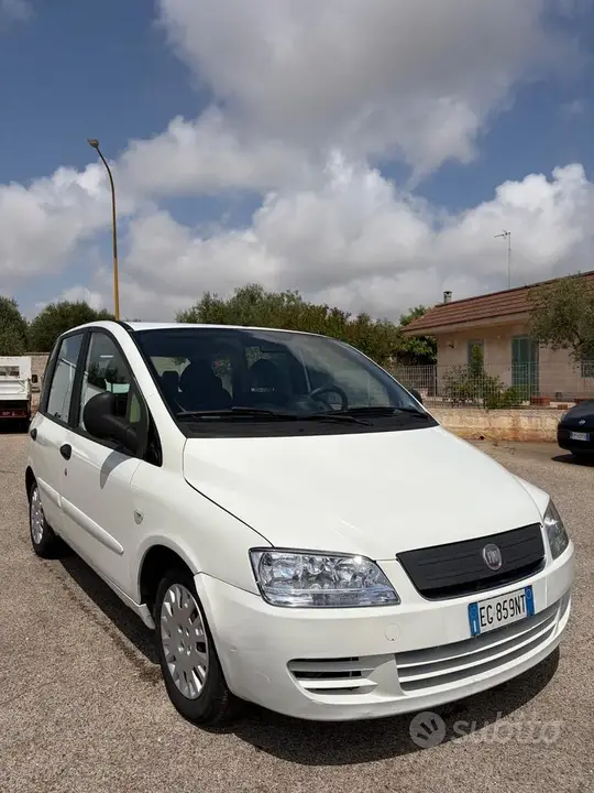 Fiat Multipla 2011 photo 3