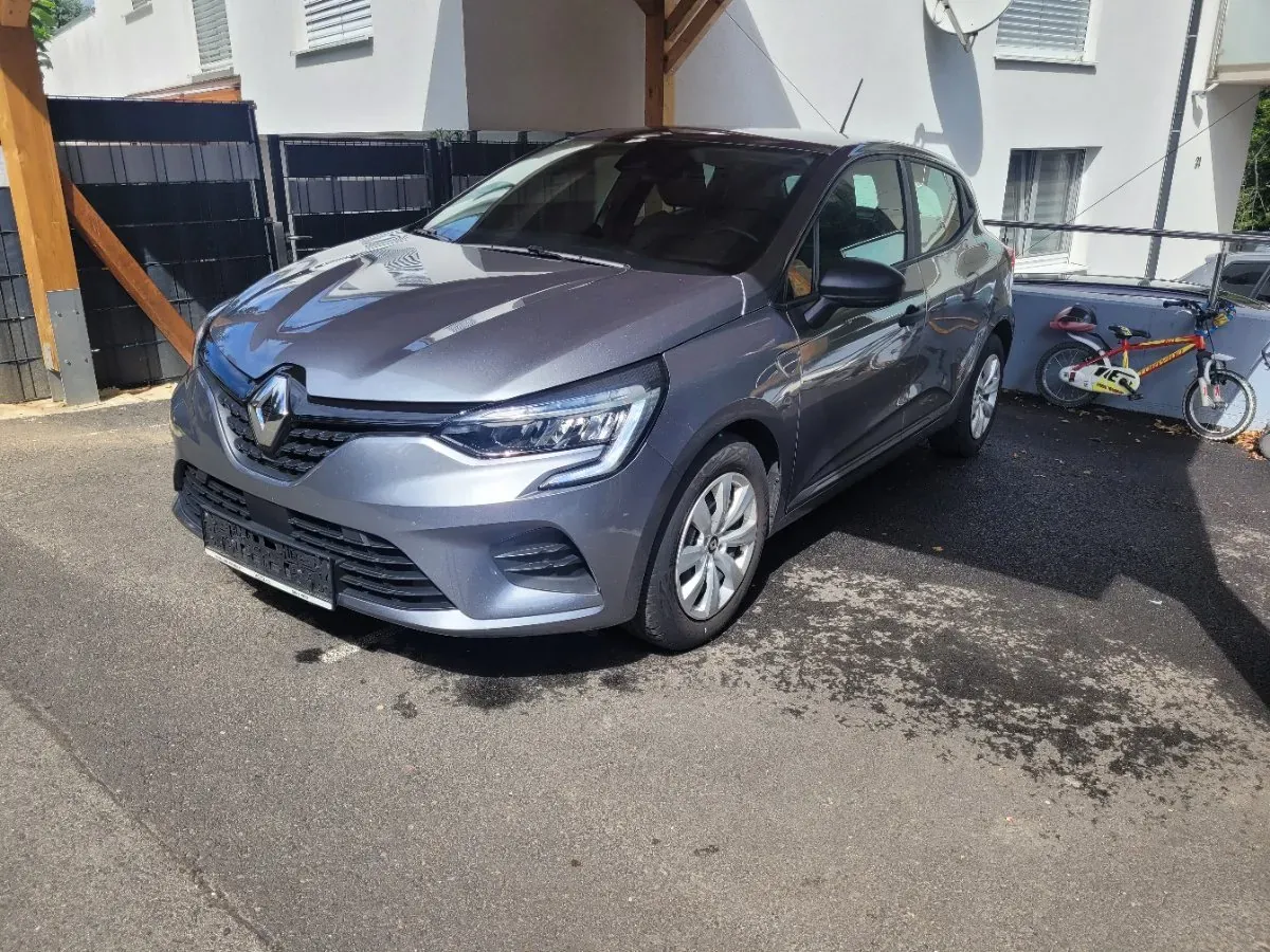 Renault Clio 2023 photo 2