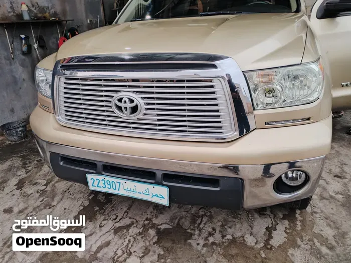 Toyota Tundra 2010 photo 2