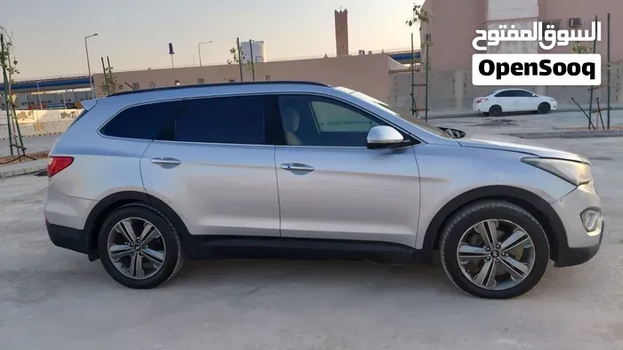 Hyundai Santa Fe 2015 photo 2