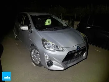 Toyota Aqua 2015 photo 2