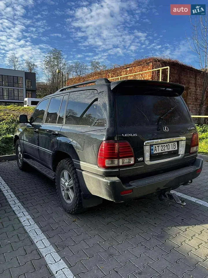 Lexus Lx 2005 photo 2