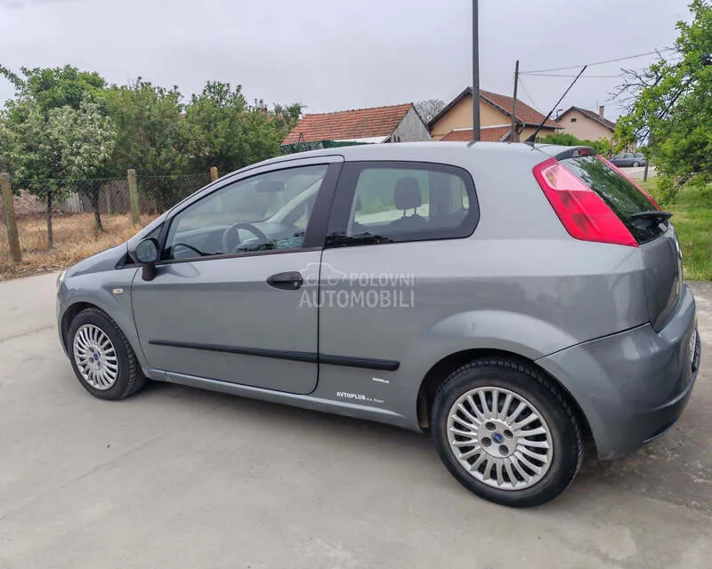 Fiat Grande Punto 2006 photo 5