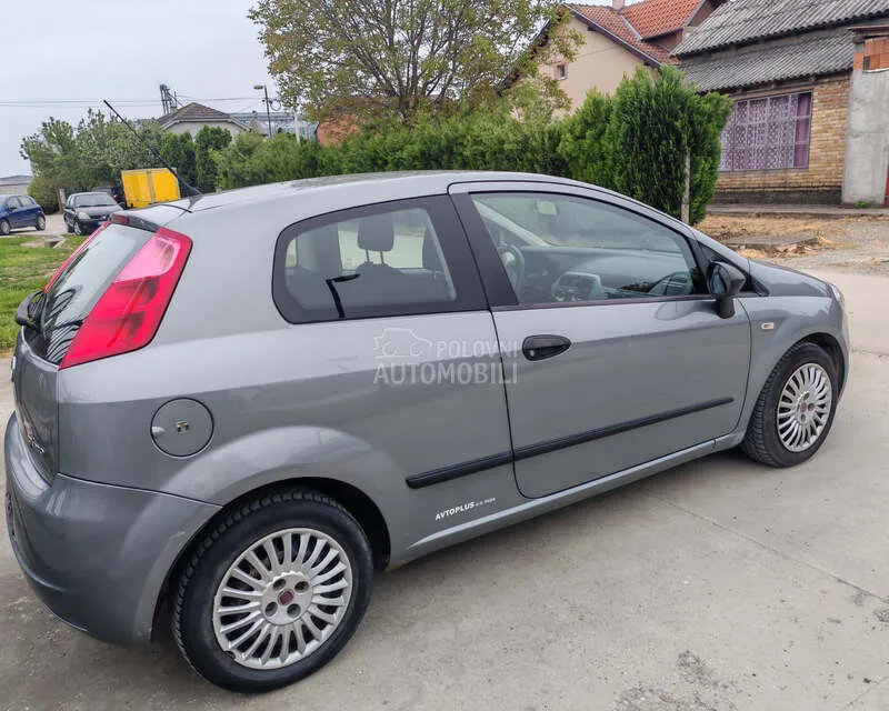 Fiat Grande Punto 2006 photo 2