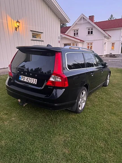 Volvo V70 2010 photo 4