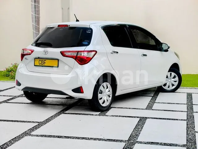 Toyota Vitz 2018 photo 2
