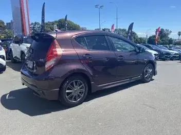 Toyota Aqua 2014 photo 3