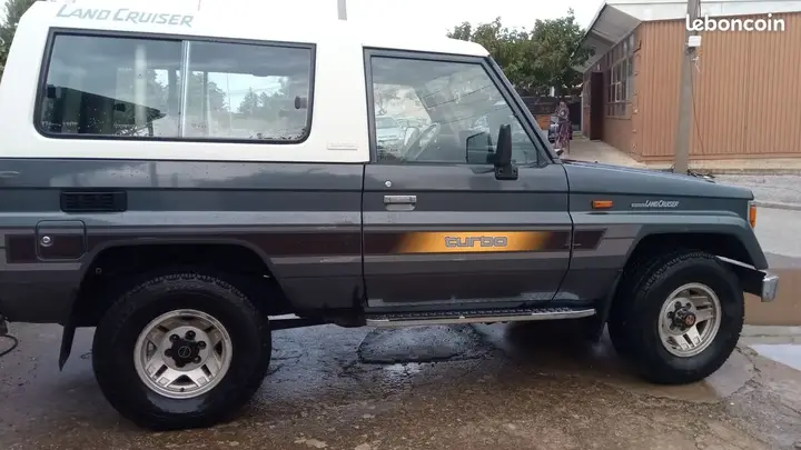 Toyota Land Cruiser 1989 photo 2