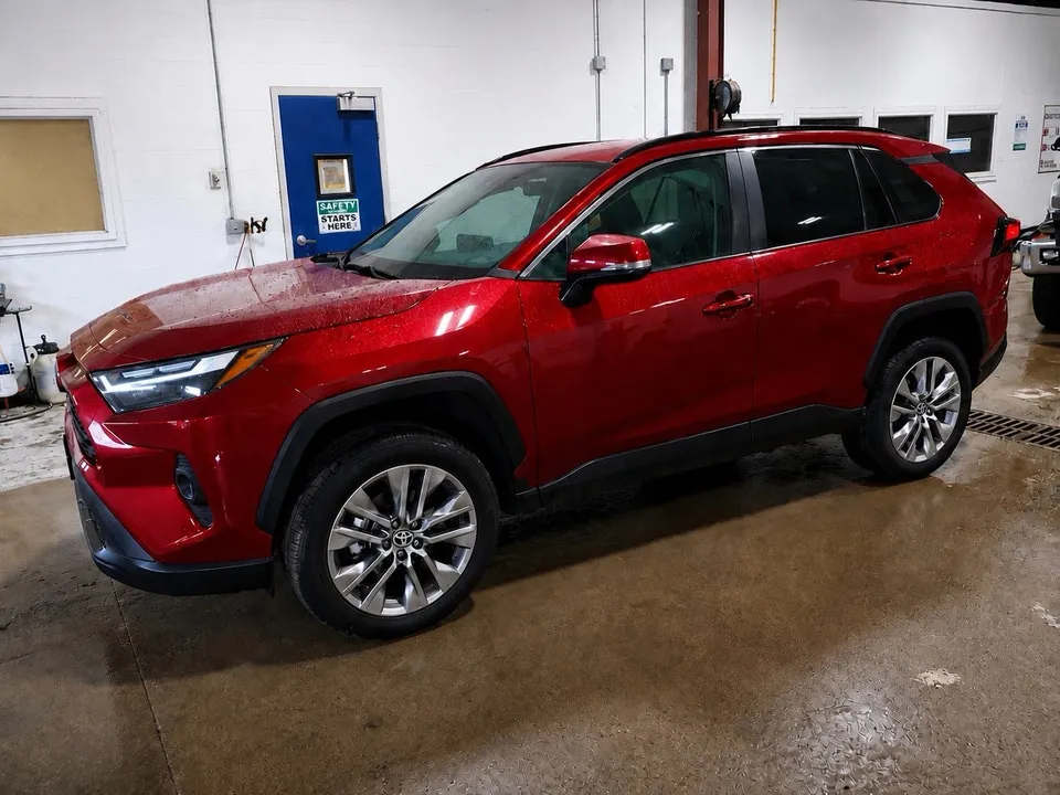 Toyota Rav4 2024 photo 3