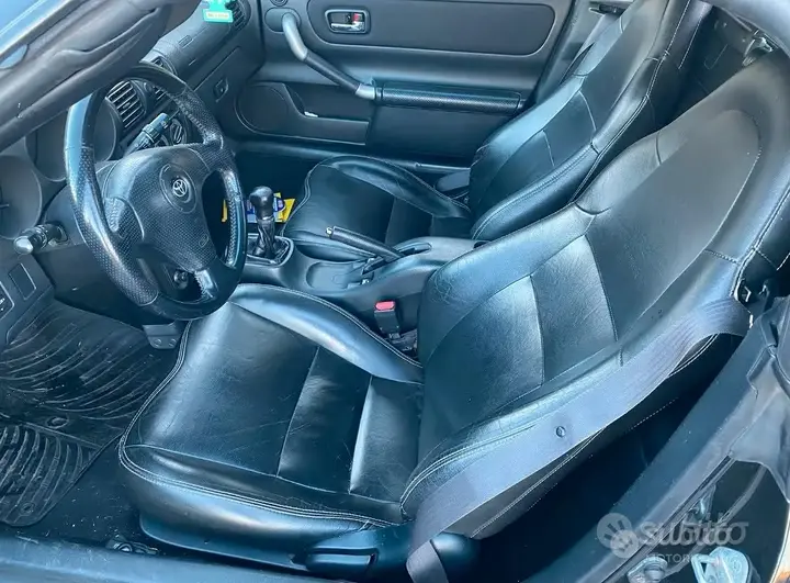 Toyota Mr2 2000 photo 3