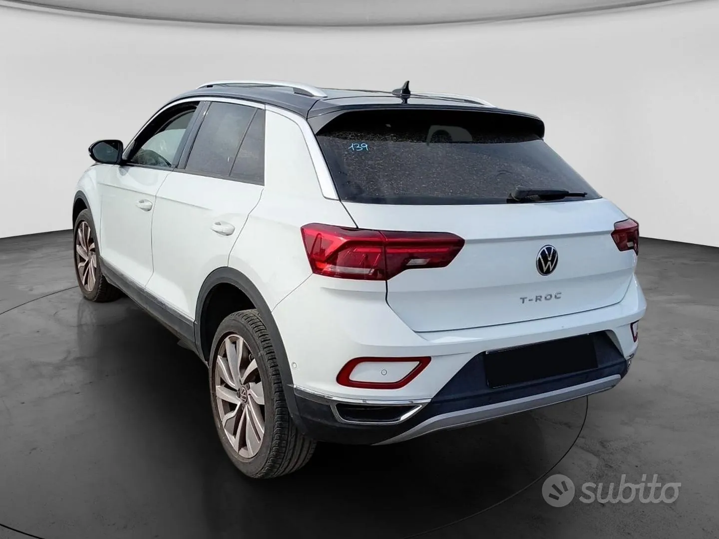 Volkswagen T-Roc 2023 photo 2