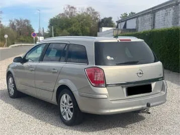 Opel Astra 2009 photo 3