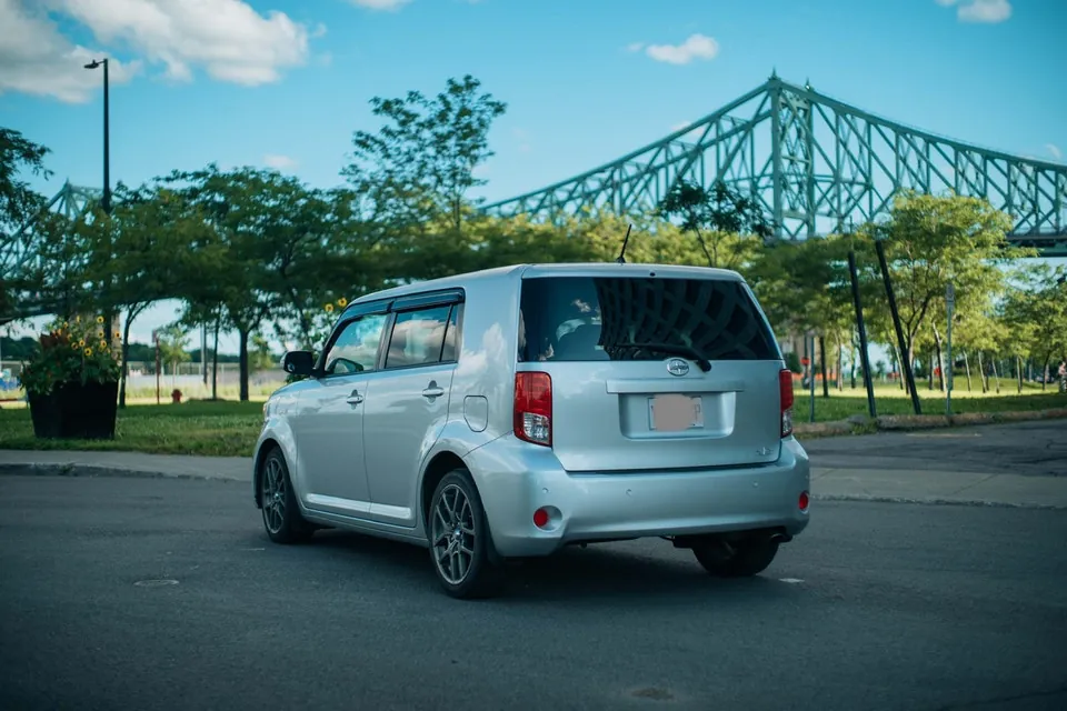 Scion Xb 2011 photo 2