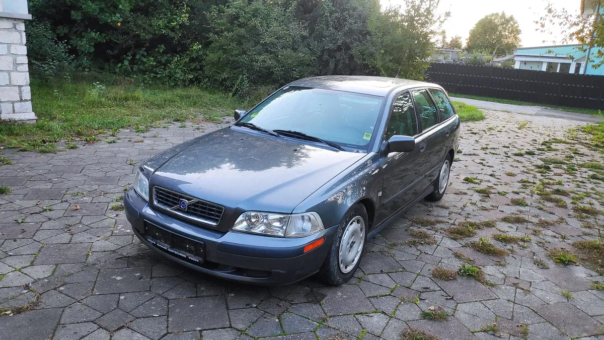 Volvo V40 2002 photo 3
