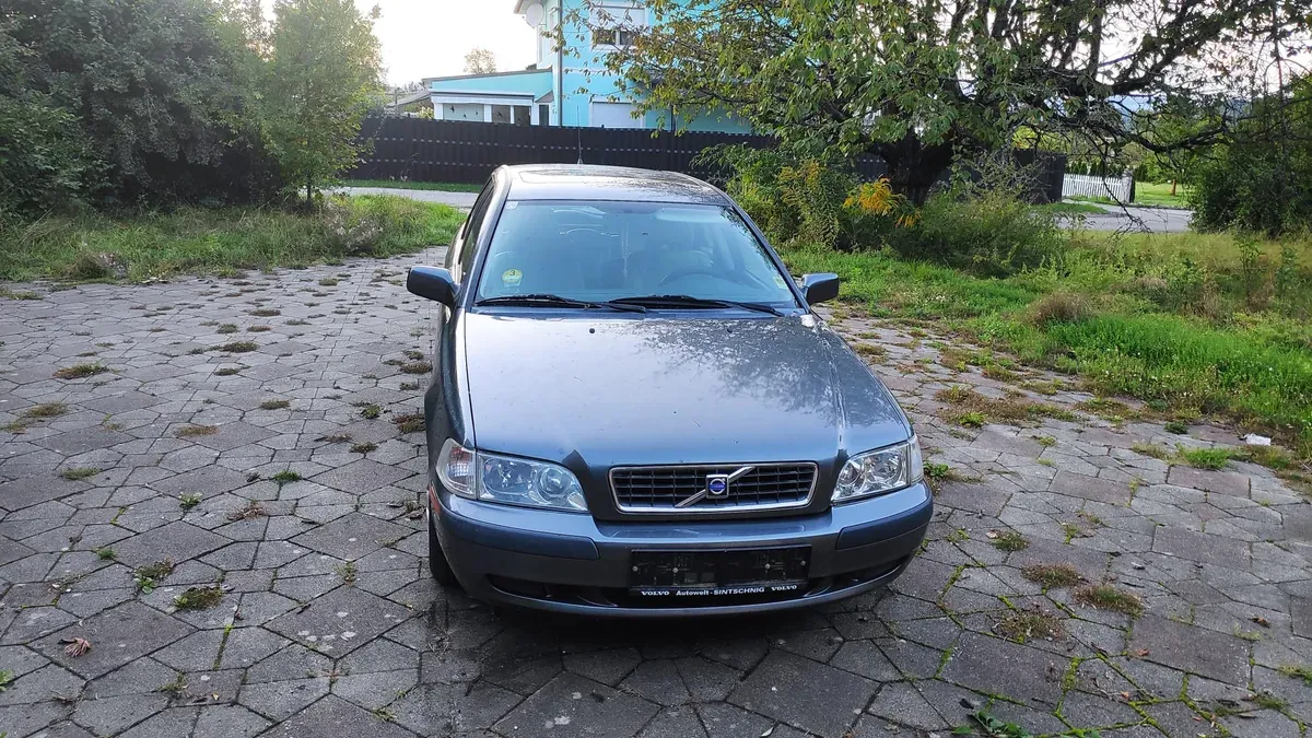 Volvo V40 2002 photo 2