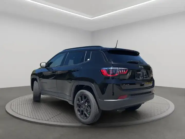 Jeep Compass 2026 photo 4