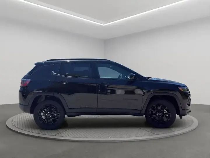 Jeep Compass 2026 photo 3