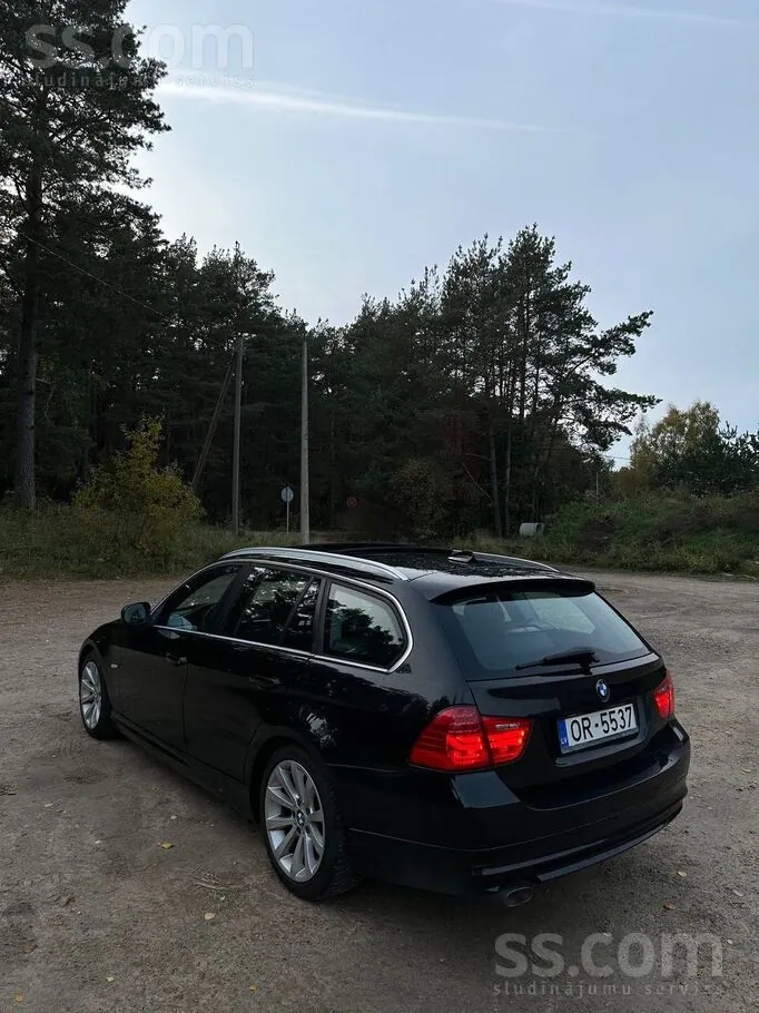 BMW E91 2010 photo 4