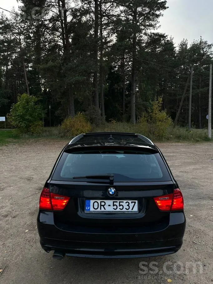 BMW E91 2010 photo 5
