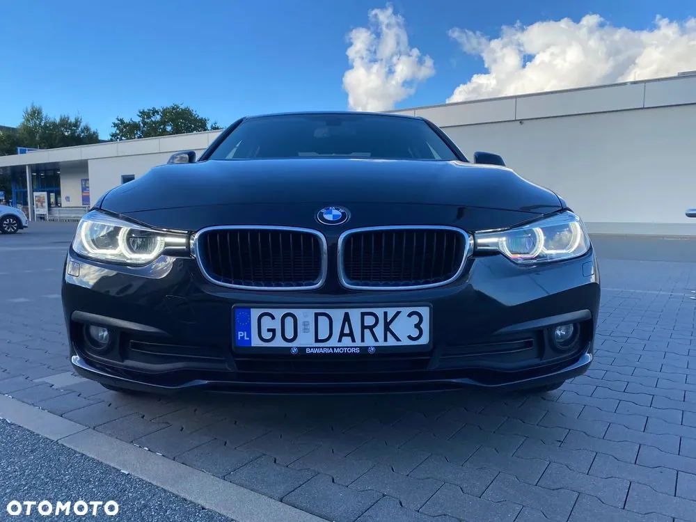 BMW 318I F30 2017 photo 5