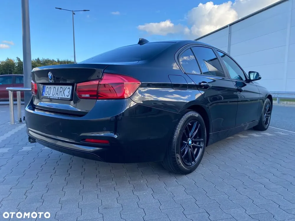 BMW 318I F30 2017 photo 4