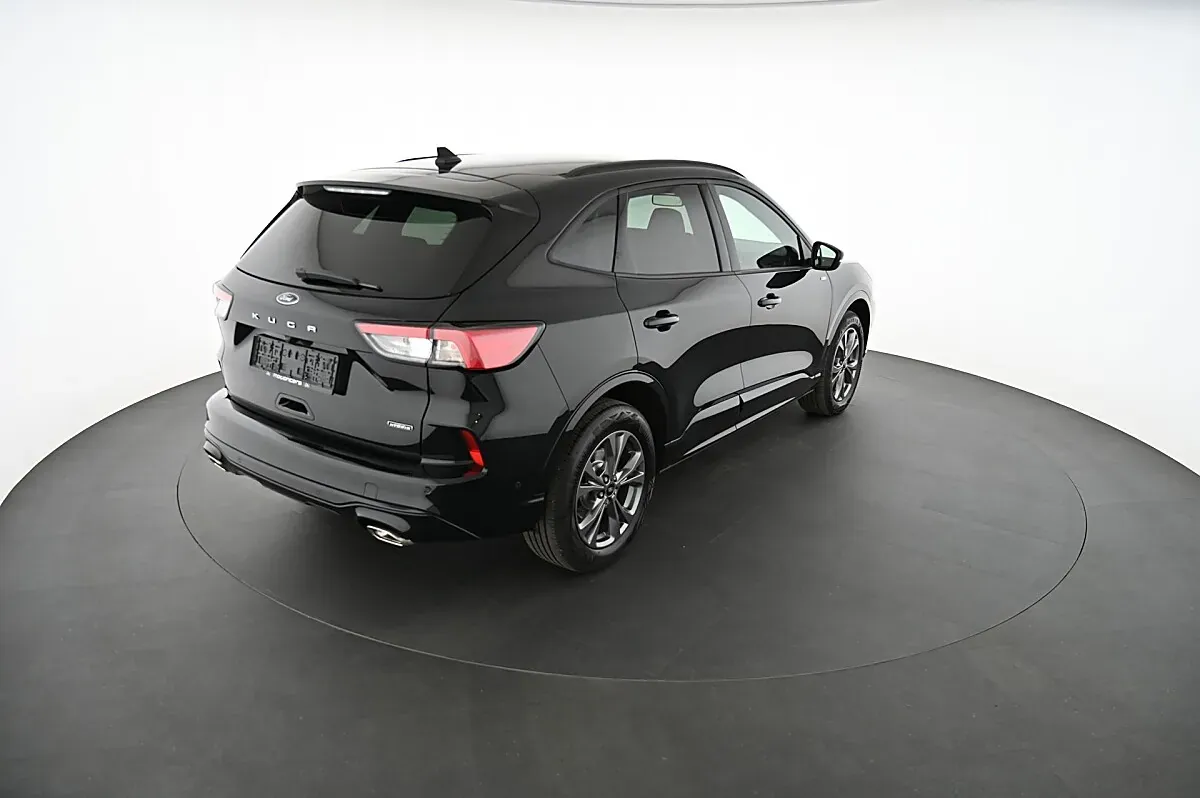 Ford Kuga 2023 photo 2