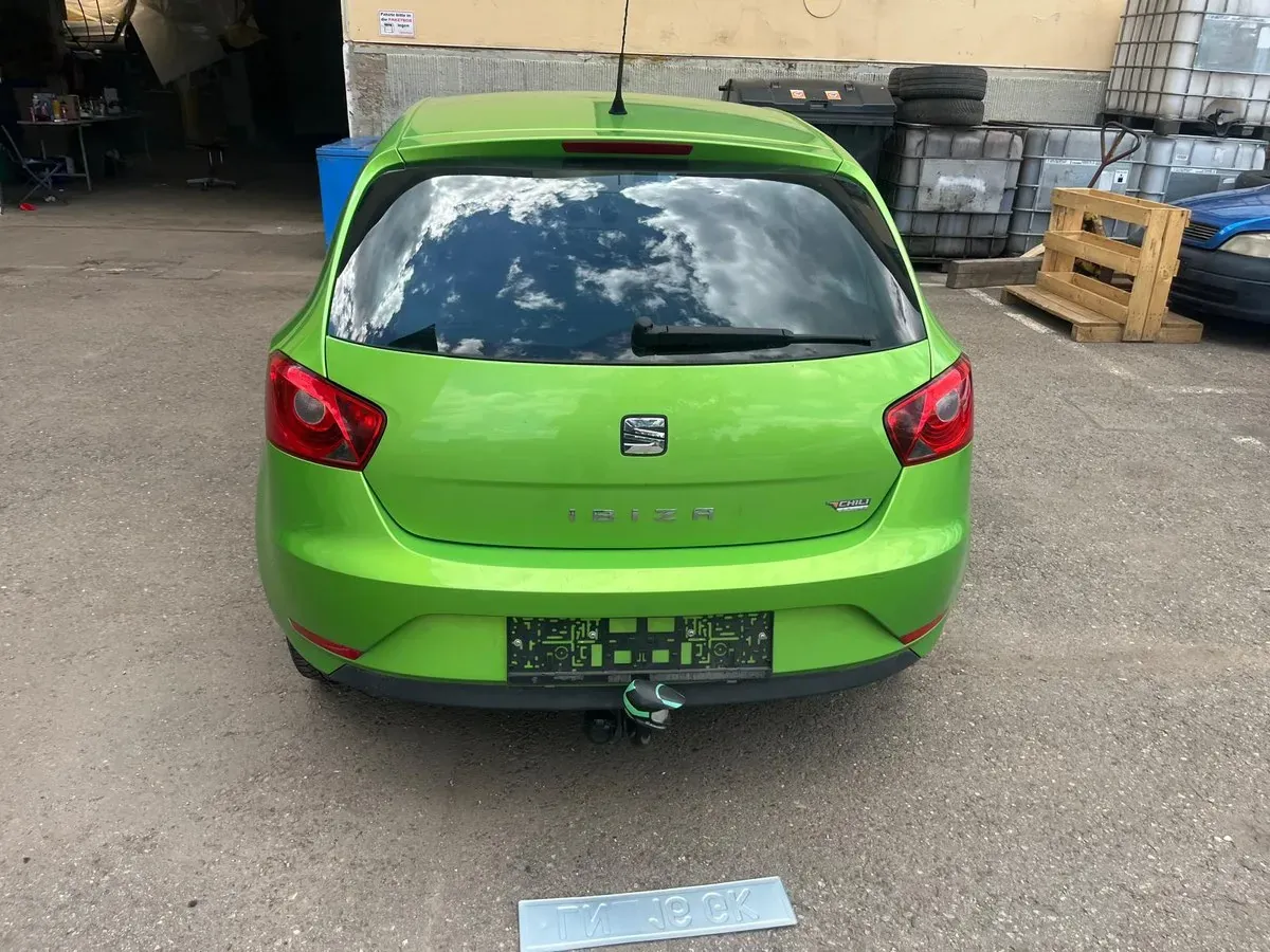 Seat Ibiza 2015 photo 2