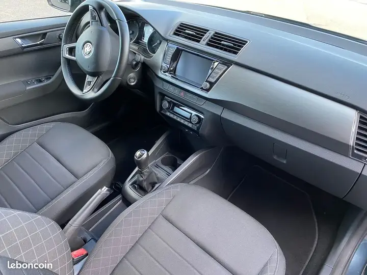 Skoda Fabia 2016 photo 5