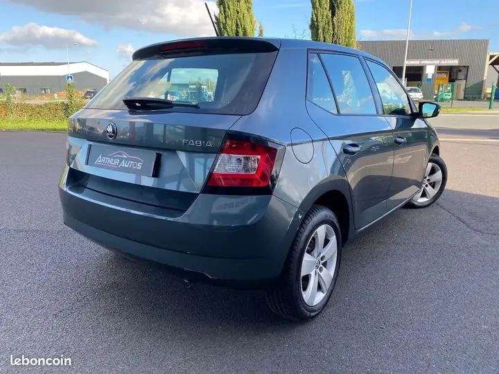 Skoda Fabia 2016 photo 2