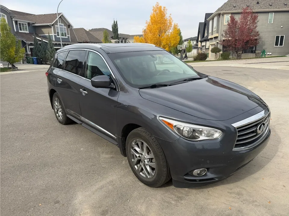 Infiniti Jx35 2013 photo 2