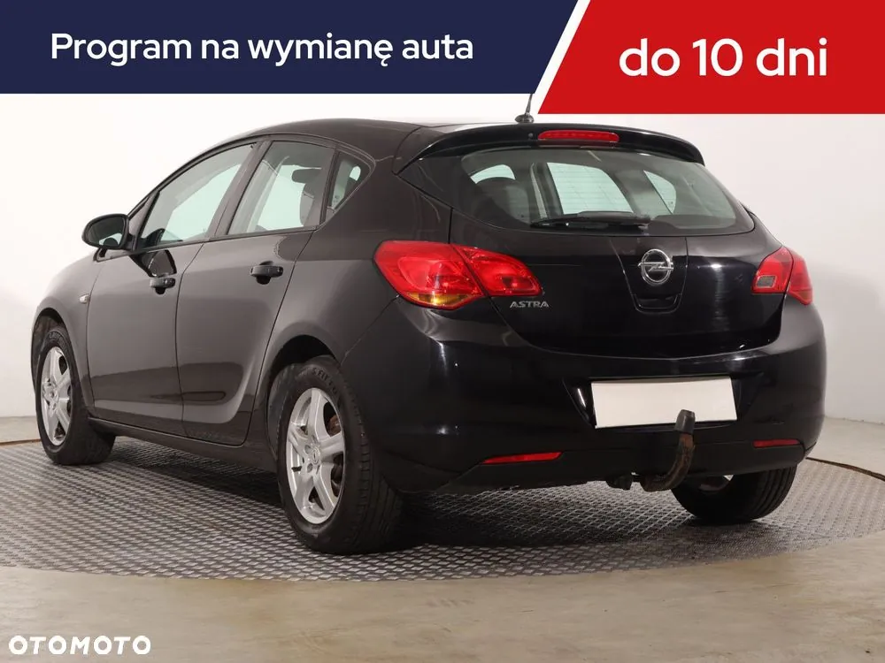 Opel Astra 2010 photo 5
