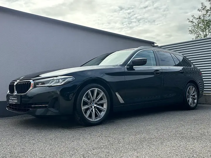 BMW 5 Series 2022 photo 3