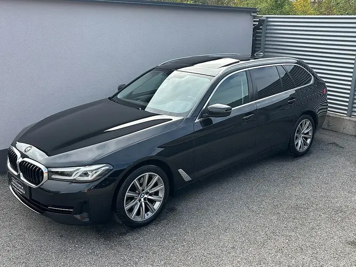 BMW 5 Series 2022 photo 2