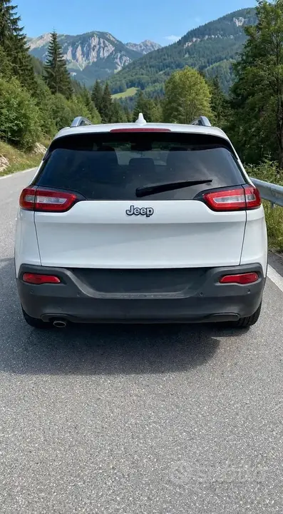 Jeep Cherokee 2016 photo 2