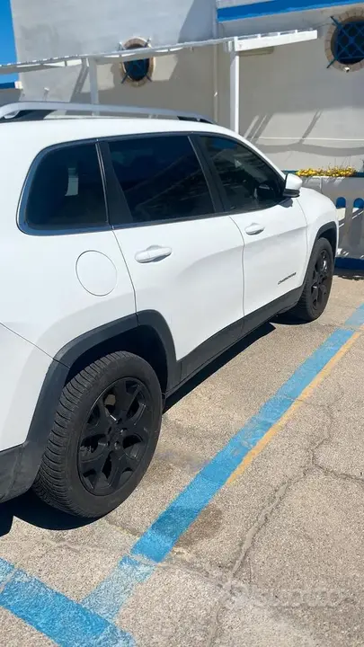 Jeep Cherokee 2016 photo 3