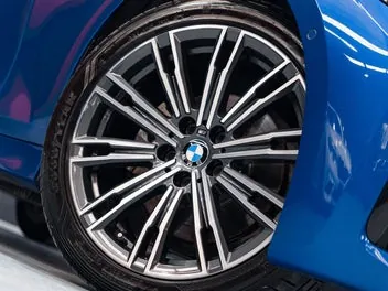 BMW 320I 2019 photo 3