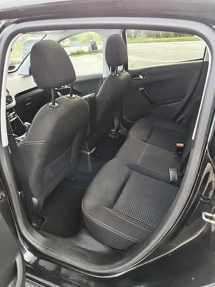 Peugeot 208 2017 photo 5