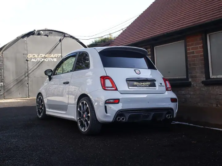 Abarth 595 2018 photo 2
