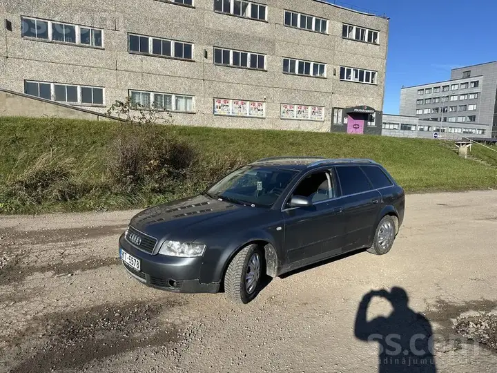 Audi A4 2002 photo 2