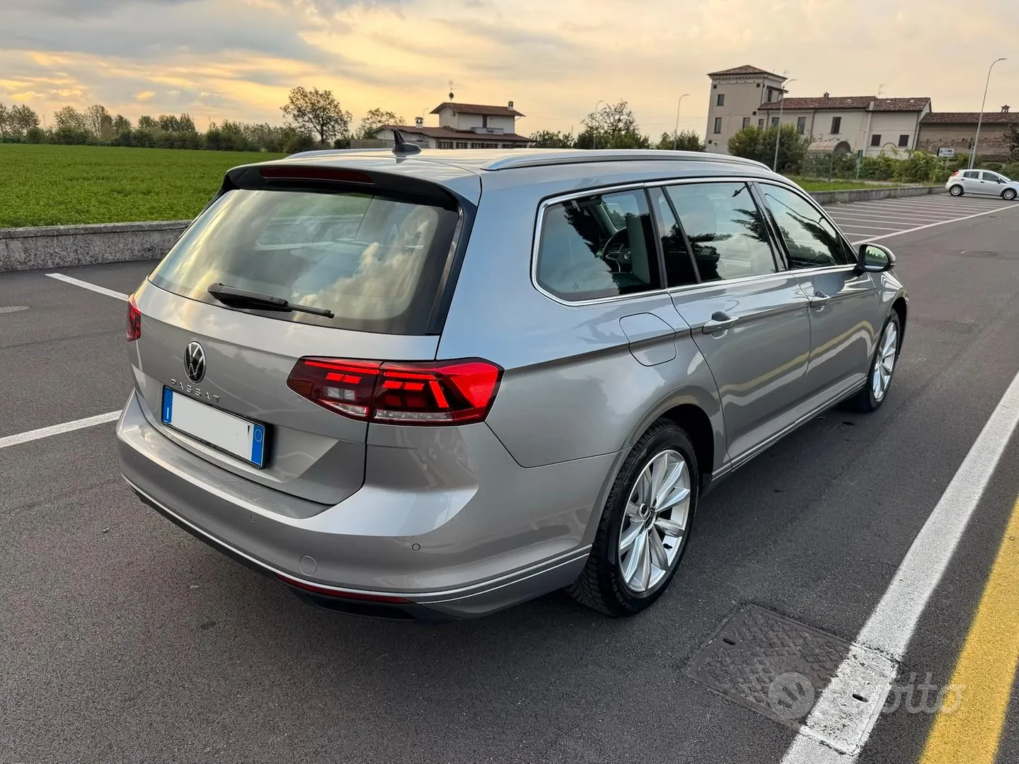 Volkswagen Passat 2023 photo 3