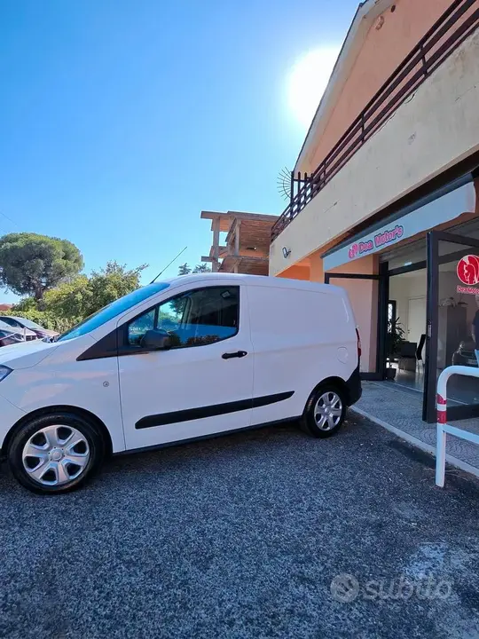 Ford Transit Courier